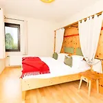 Ortners Mauerwirt - Leistbarer Luxus Apartment Bad Kleinkirchheim